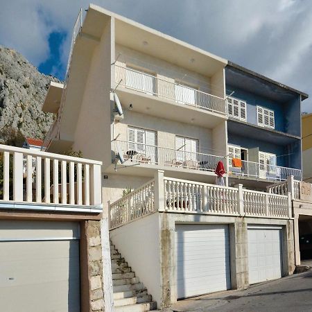 Lovely Apartment In Omis With Kitchen Eksteriør billede