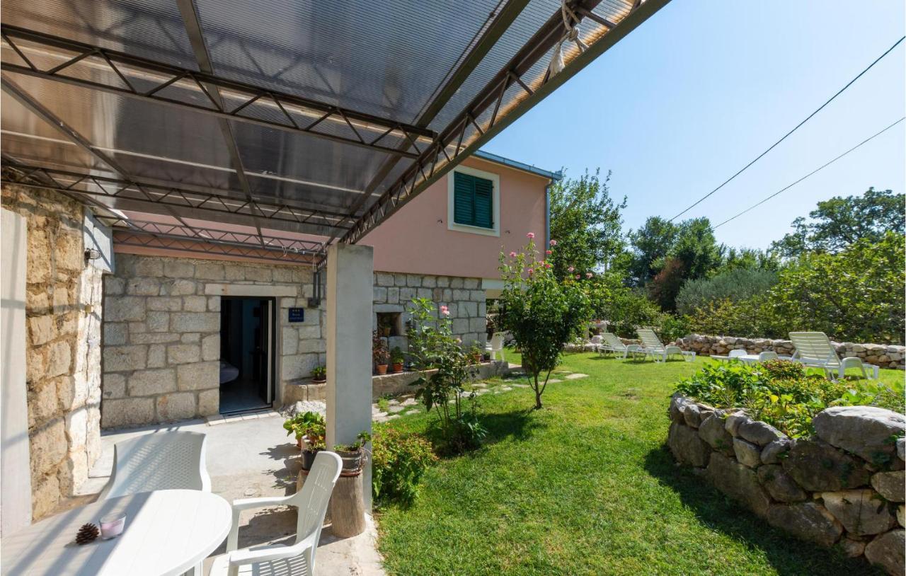 Lovely Apartment In Omis With Kitchen Eksteriør billede