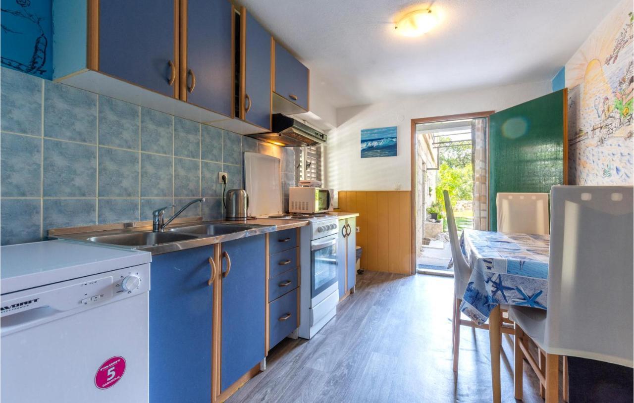 Lovely Apartment In Omis With Kitchen Eksteriør billede