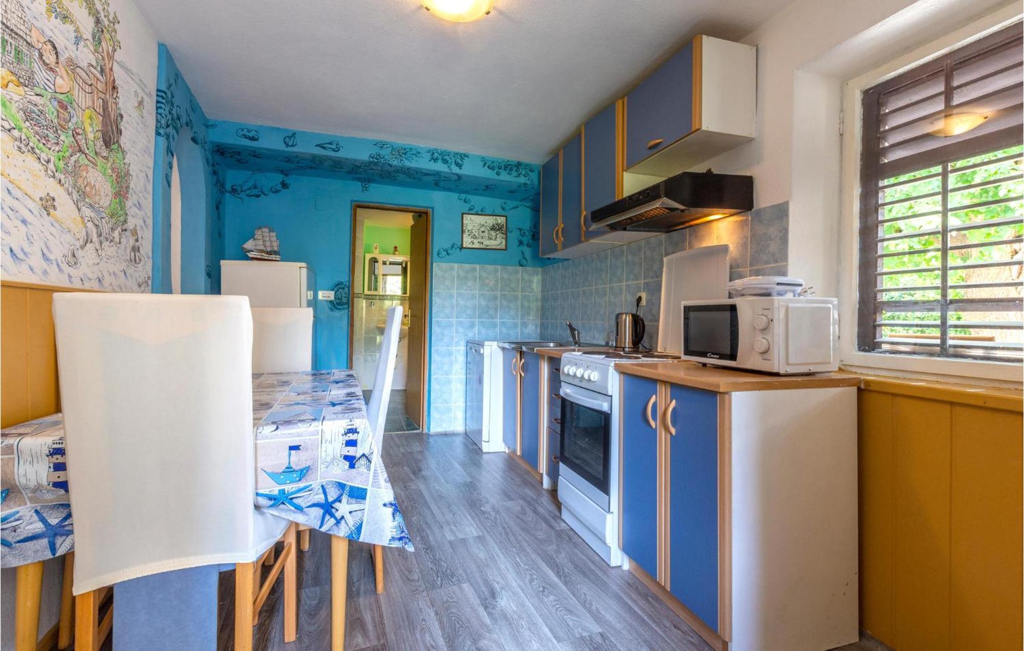 Lovely Apartment In Omis With Kitchen Eksteriør billede