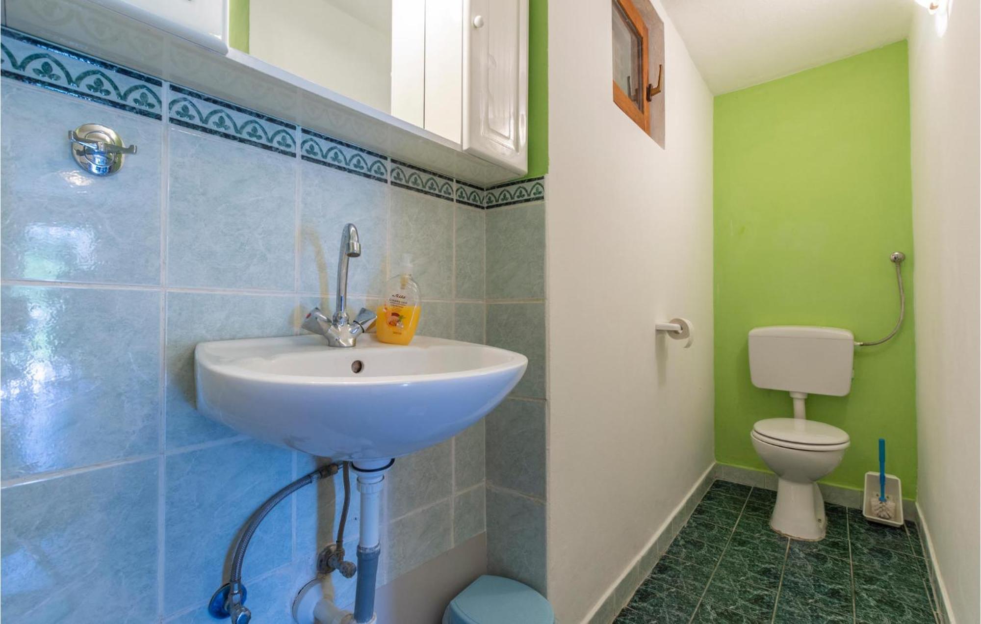 Lovely Apartment In Omis With Kitchen Eksteriør billede