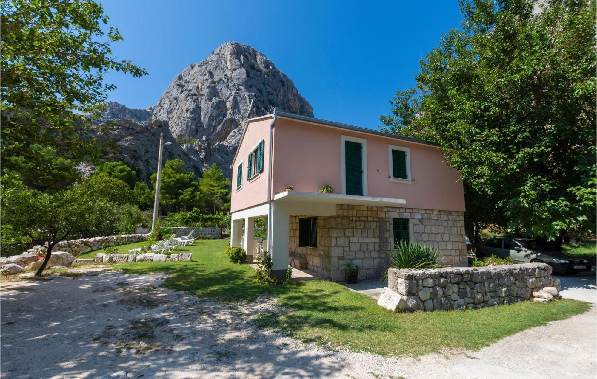 Lovely Apartment In Omis With Kitchen Eksteriør billede