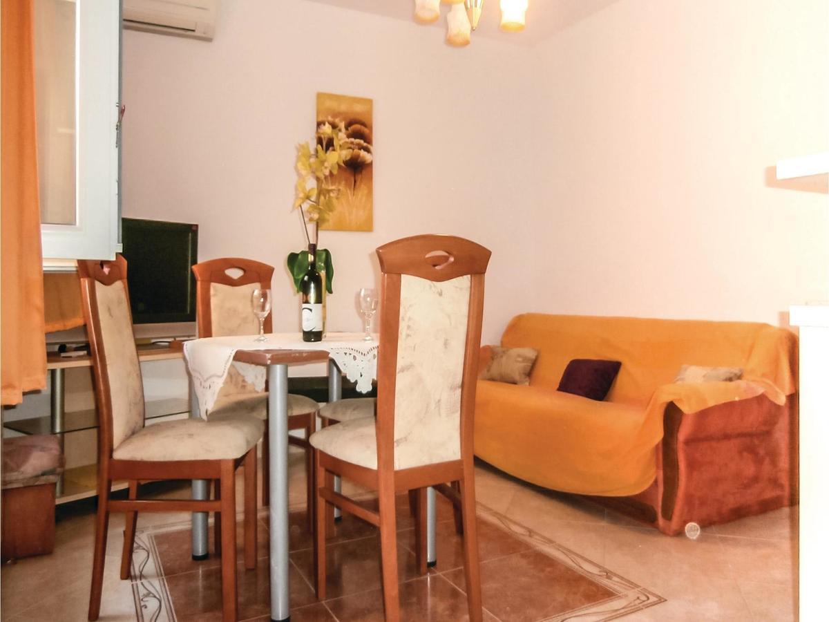 Lovely Apartment In Omis With Kitchen Eksteriør billede